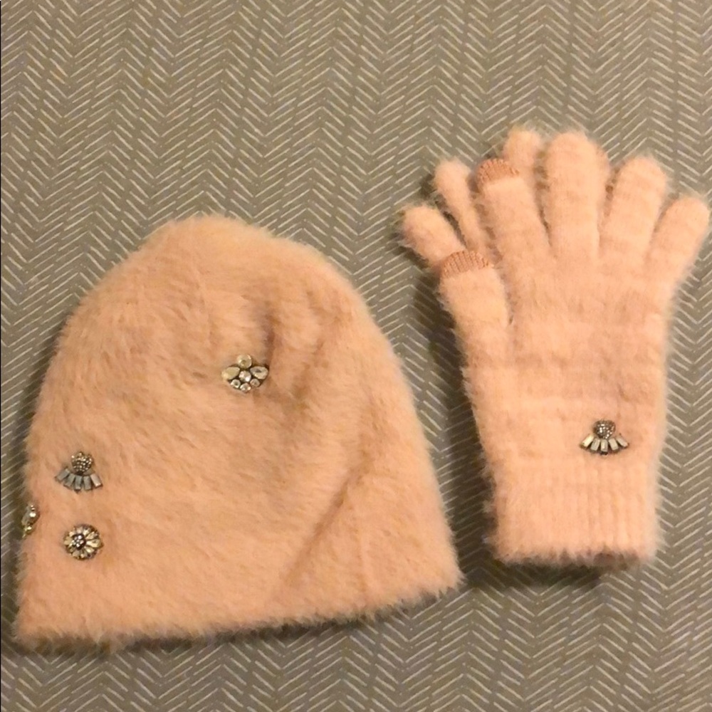 NWOT Anthropologie texting glove and hat set